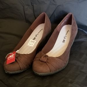 American Eagle Wedges